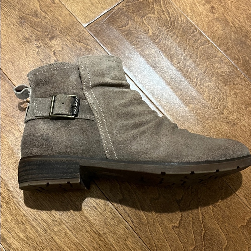 SOFFT Brookdale leather ankle boots, size 8